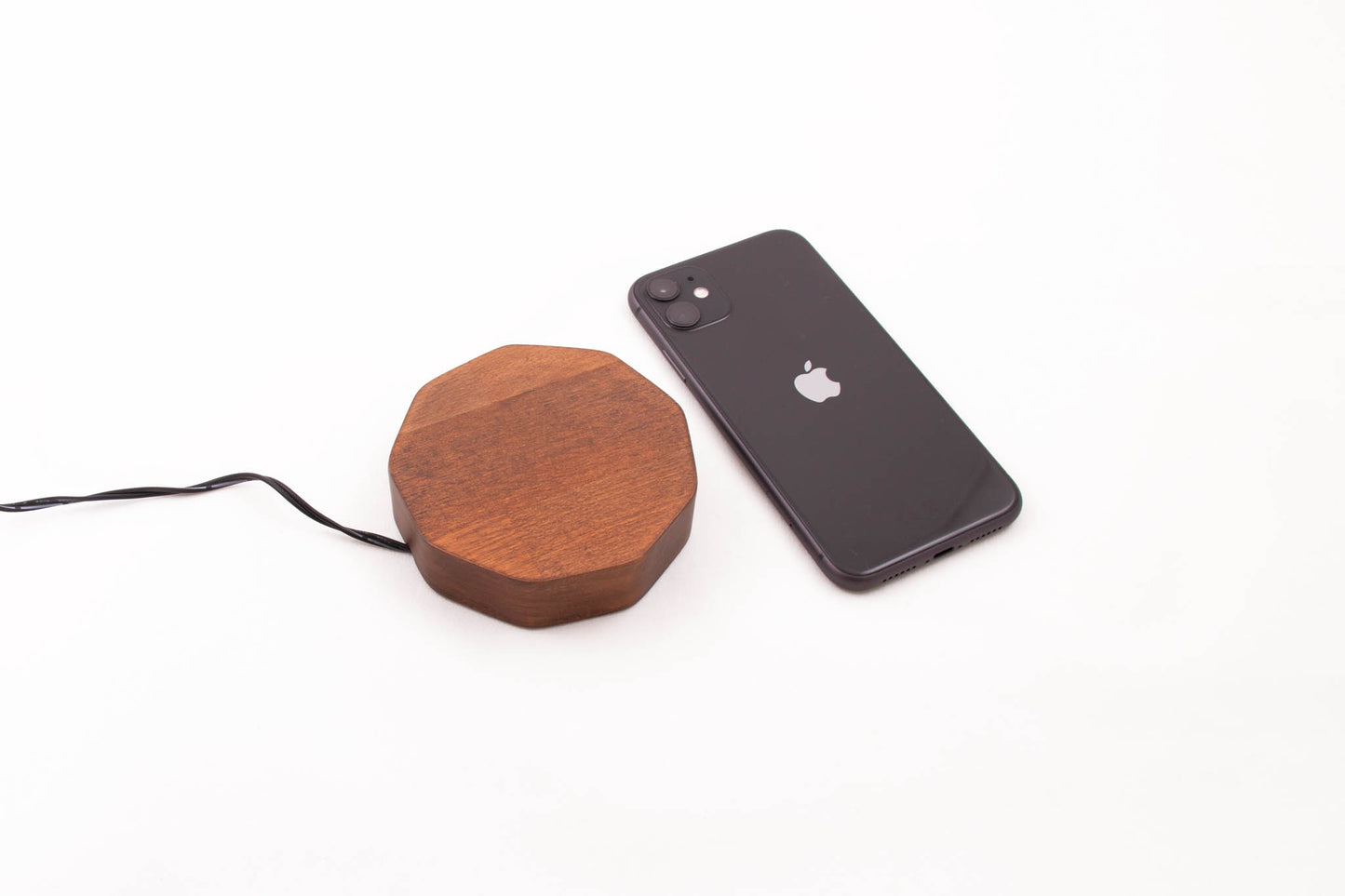 Ahşap Kablosuz Qi Şarj Cihazı