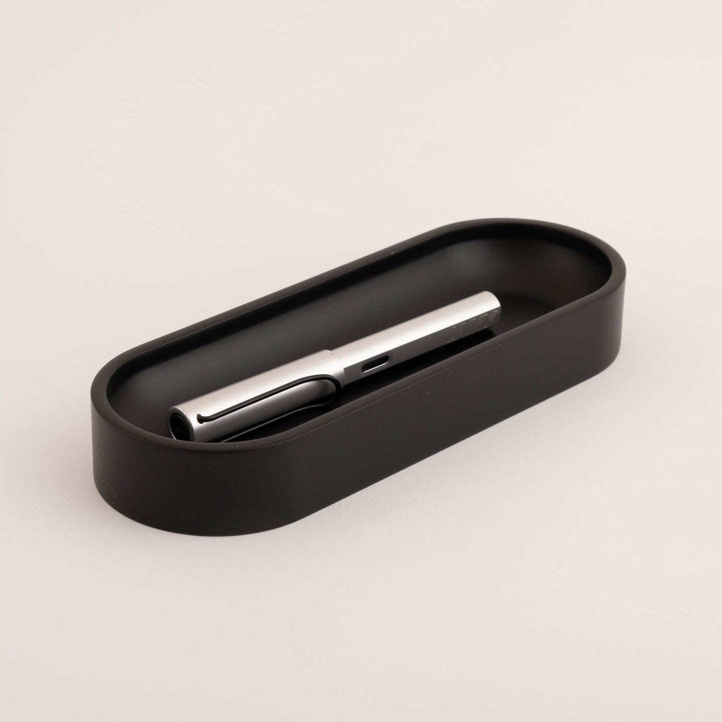 Siyah Büyük Oval Kalemlik