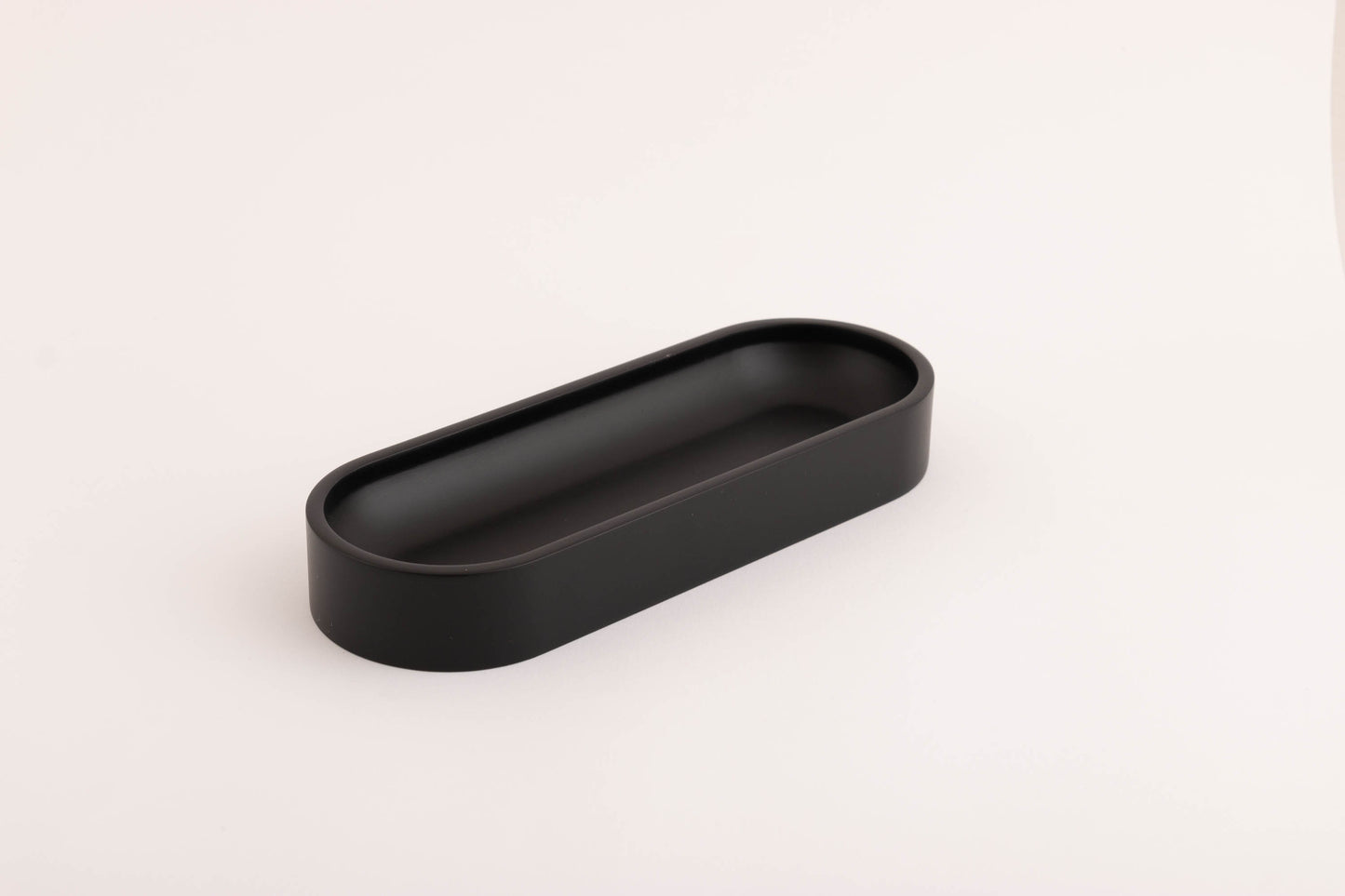 Siyah Büyük Oval Kalemlik