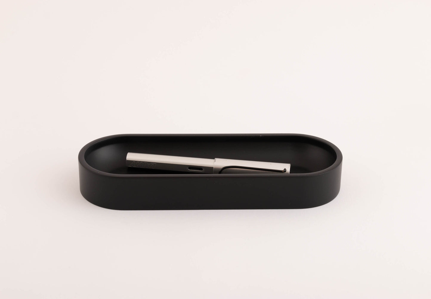 Siyah Büyük Oval Kalemlik