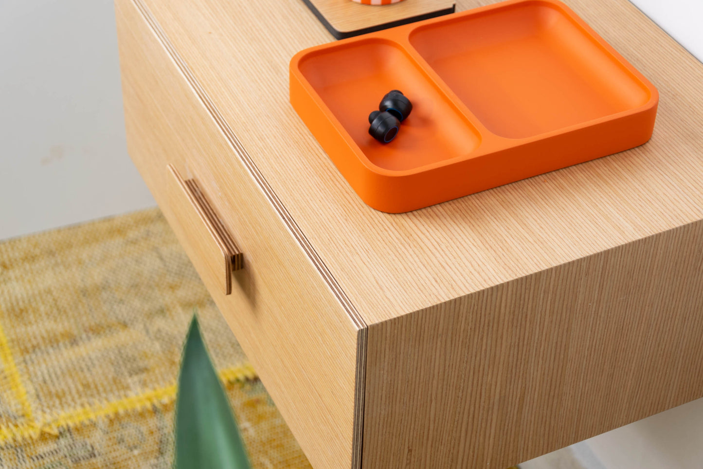 Scandinavian Oak Floating Bedside Table with One Drawer, Wall Mounted Nighstand with Wooden Handle